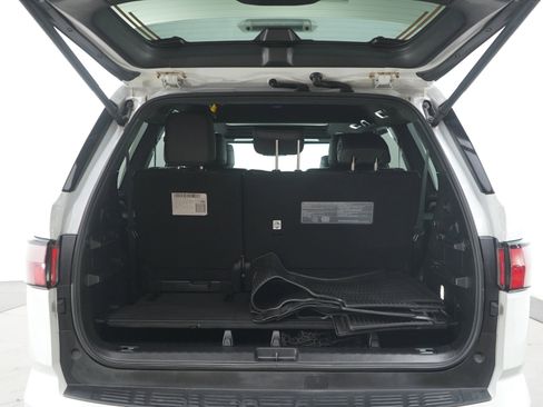 Used 2023 Toyota Sequoia Platinum image 16