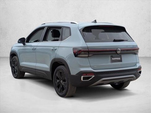 New 2026 Volkswagen Taos SE FWD image 8