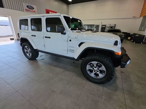 Used 2019 Jeep Wrangler Unlimited Sahara AWD/4WD image 5