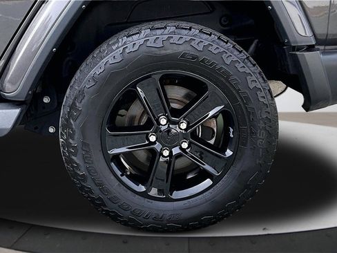 Certified 2022 Jeep Wrangler Unlimited Sahara image 35