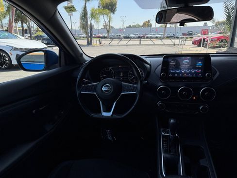 Used 2022 Nissan Sentra SV FWD image 17