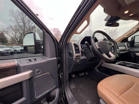 Used 2022 Ford F250 Lariat w/ Lariat Ultimate Package image 16