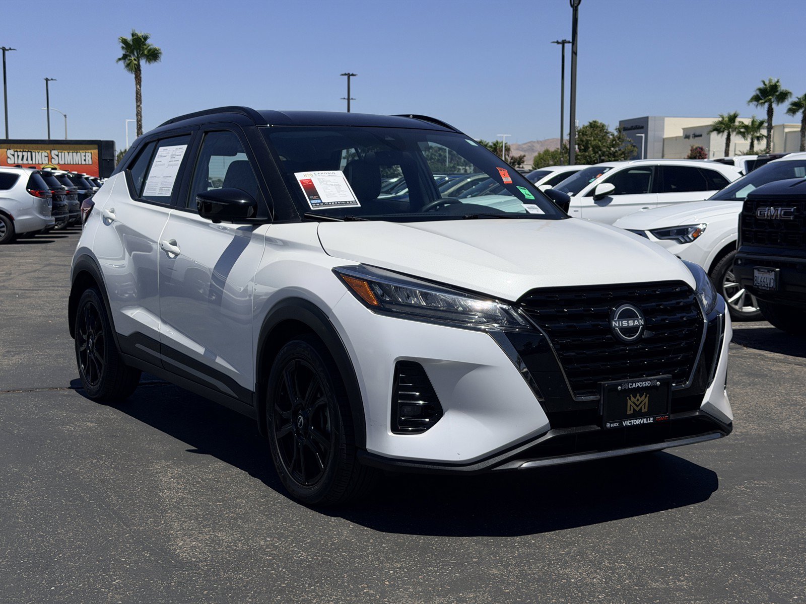 Used 2023 Nissan Kicks SR w/ SR Premium Package FWD image 1