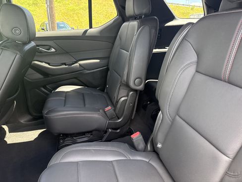 Used 2023 Chevrolet Traverse RS AWD/4WD image 13