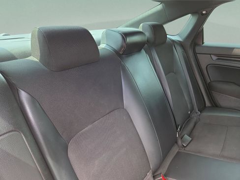 Used 2023 Honda Civic Sport image 28