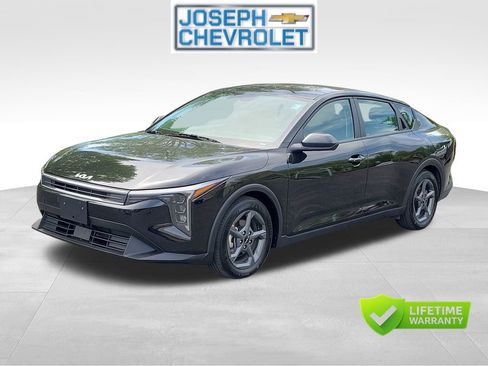 Used 2025 Kia K4 FWD image 2