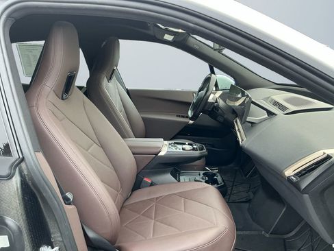 Used 2024 BMW iX xDrive50 image 16