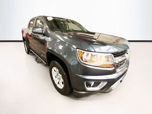 Used 2019 Chevrolet Colorado LT w/ LT Convenience Package image 3