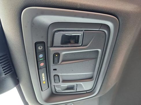 Used 2025 Chevrolet Silverado 1500 LTZ AWD/4WD image 27