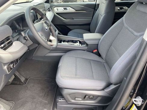 New 2026 Ford Explorer Active RWD image 12