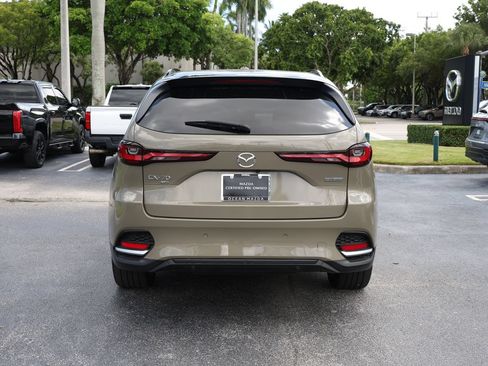 Certified 2025 MAZDA CX-70 Plug-In Hybrid w/ Premium Plus AWD/4WD image 6