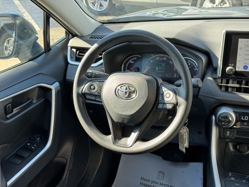 Certified 2025 Toyota RAV4 LE image 20
