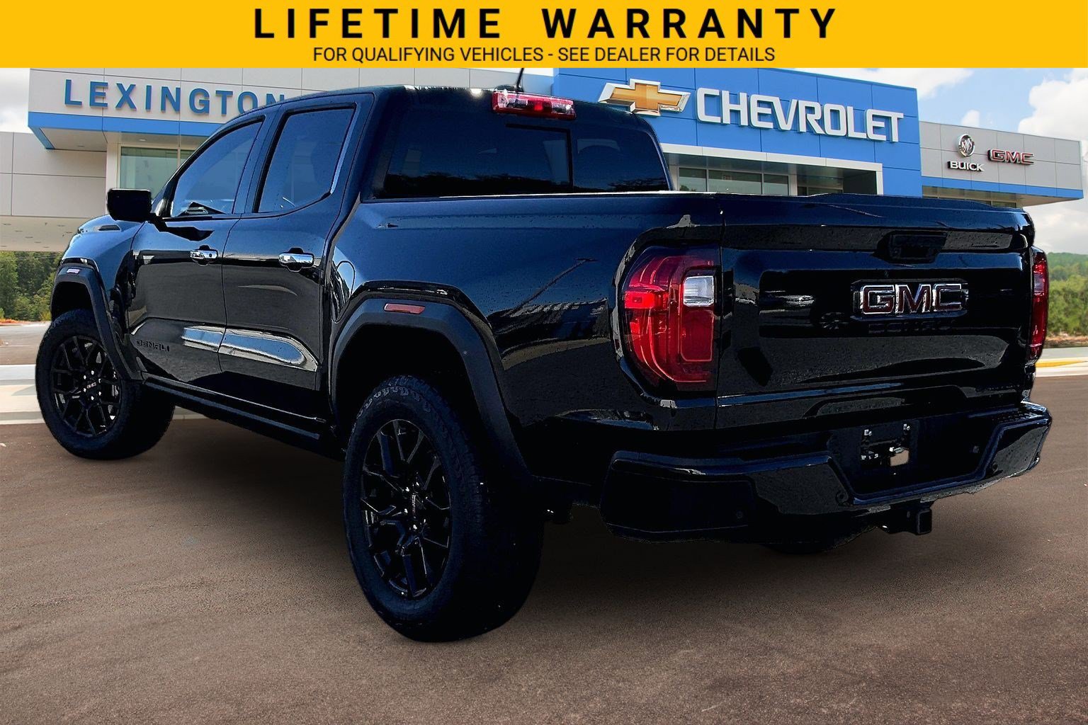Used 2025 GMC Canyon Denali w/ LPO, Denali Black Edition AWD/4WD image 3