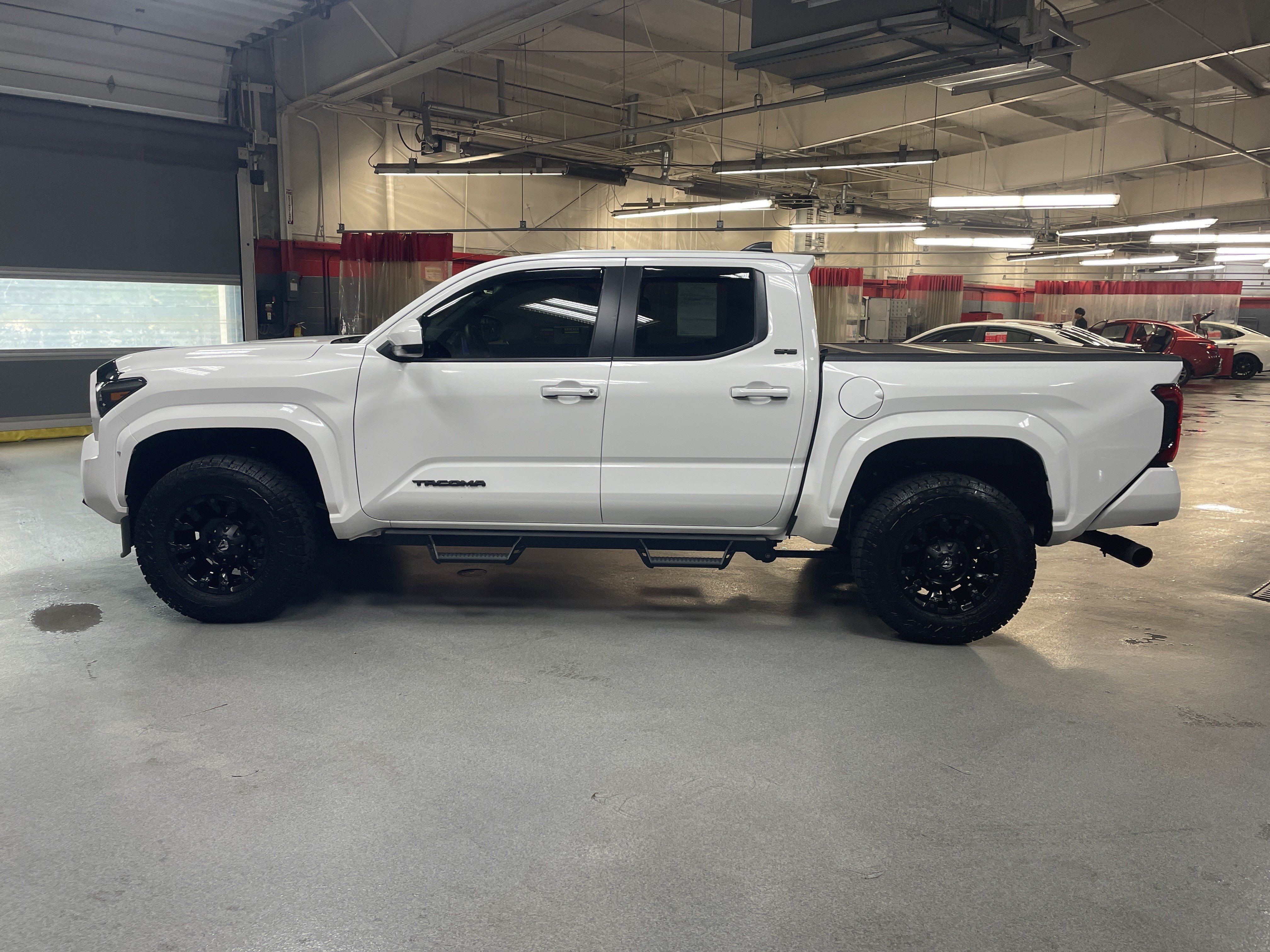 Used 2025 Toyota Tacoma SR5 AWD/4WD image 7