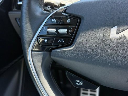 Used 2023 Kia Niro EX Touring FWD image 17