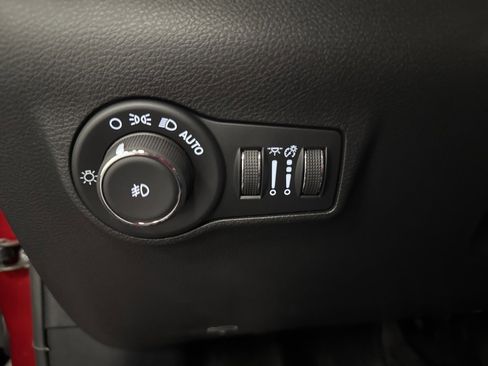 New 2025 Jeep Compass Latitude image 23