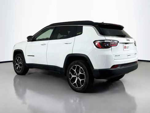 Used 2025 Jeep Compass Limited AWD/4WD image 5