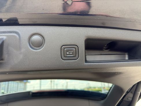 Used 2020 Chevrolet Equinox LT FWD image 15