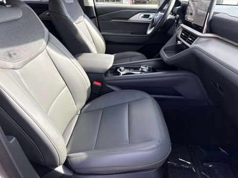 New 2026 Ford Explorer Active w/ Active Comfort Package image 14