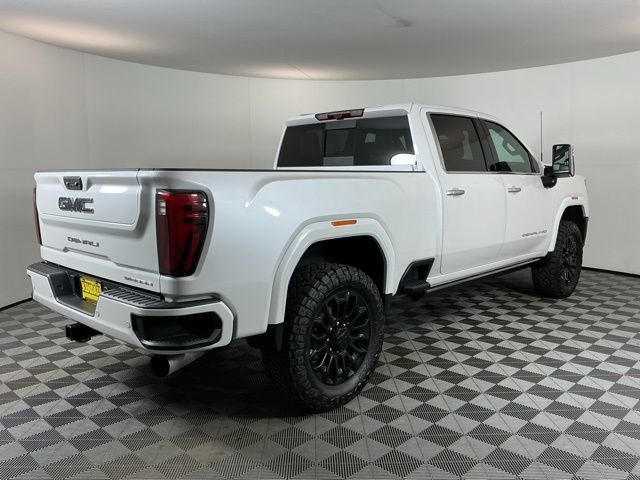 Used 2024 GMC Sierra 3500 Denali Ultimate AWD/4WD image 4