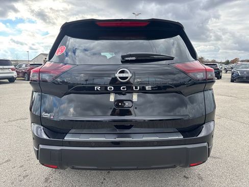 New 2026 Nissan Rogue SV image 4