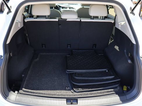 Used 2019 Volkswagen Tiguan SE w/ Panoramic Sunroof Package AWD/4WD image 23