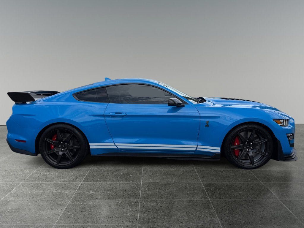 Used 2022 Ford Mustang Shelby GT500 w/ Carbon Fiber Track Pack RWD image 11