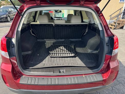 Used 2014 Subaru Outback 2.5i Limited w/ Moonroof Package AWD/4WD image 10