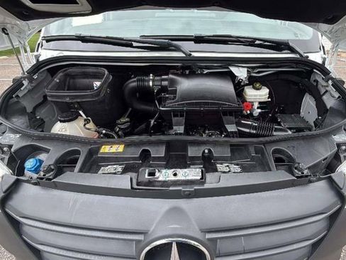 Used 2021 Mercedes-Benz Sprinter 2500 image 22