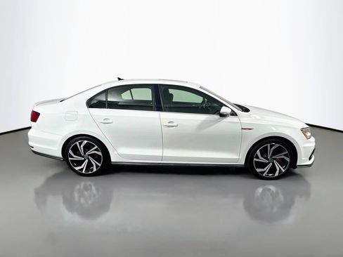 Used 2017 Volkswagen Jetta GLI FWD image 4