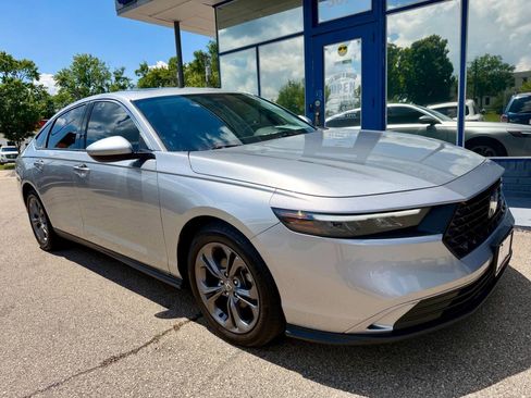 Used 2024 Honda Accord EX image 3