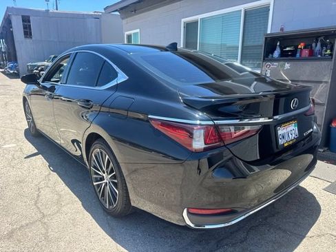 Used 2024 Lexus ES 300h w/ Premium Package FWD image 7