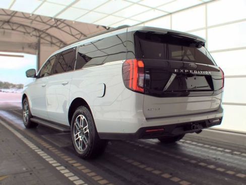Used 2025 Ford Expedition Max Active AWD/4WD image 5