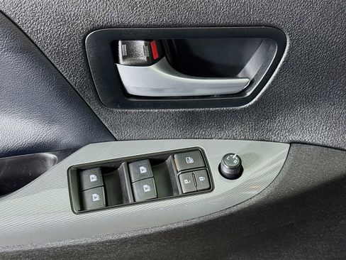 Used 2019 Toyota Sienna SE Premium image 27