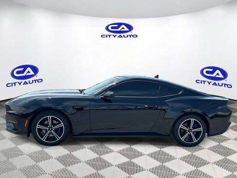 Used 2025 Ford Mustang Coupe RWD image 8