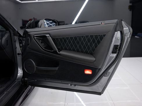 Used 2018 Nissan GT-R Premium image 39