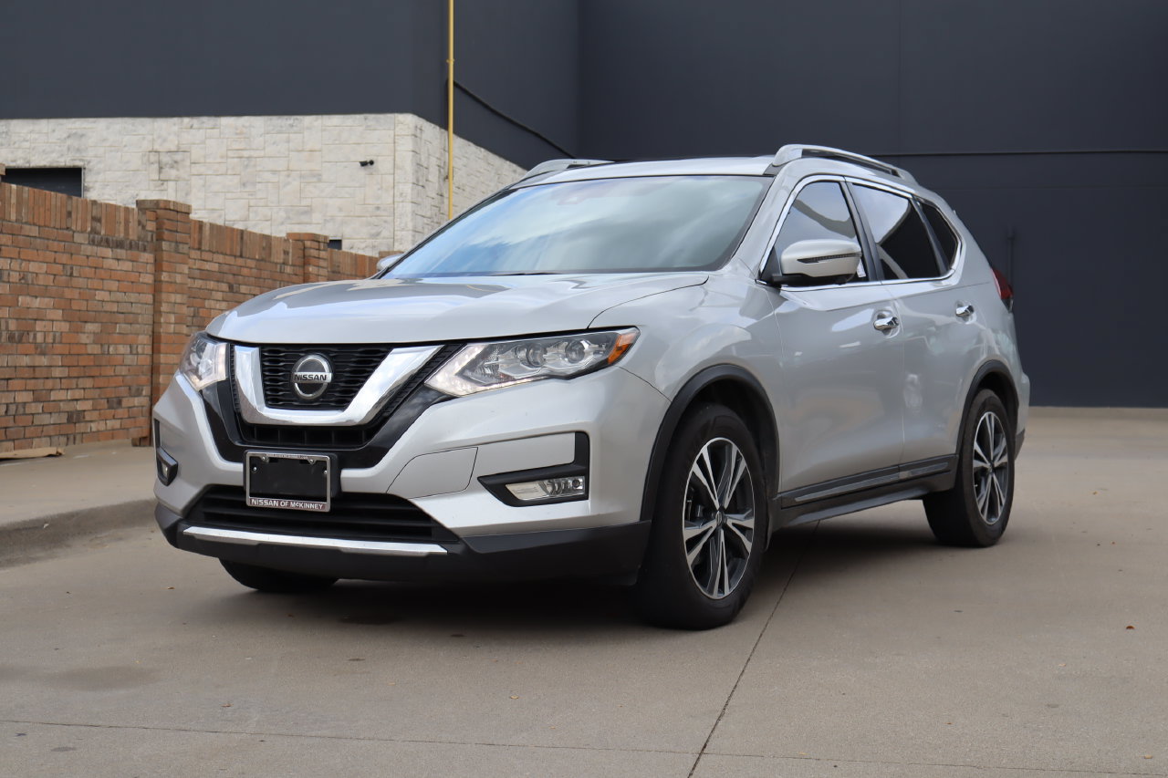 Used 2018 Nissan Rogue SL w/ Premium Package FWD image 2