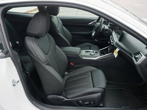 Used 2024 BMW 430i xDrive Coupe w/ Premium Package image 8