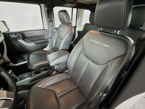 Used 2017 Jeep Wrangler Unlimited Rubicon image 24