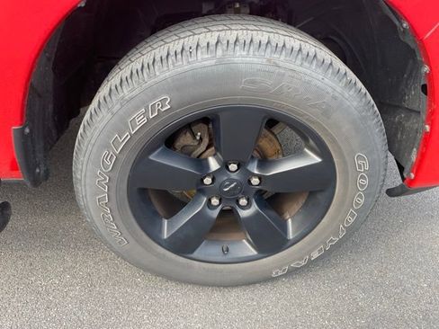Used 2021 RAM 1500 Express w/ Wheel & Sound Group RWD image 27