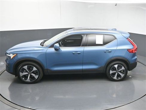 Certified 2024 Volvo XC40 B5 Plus w/ Protection Package Premier image 46