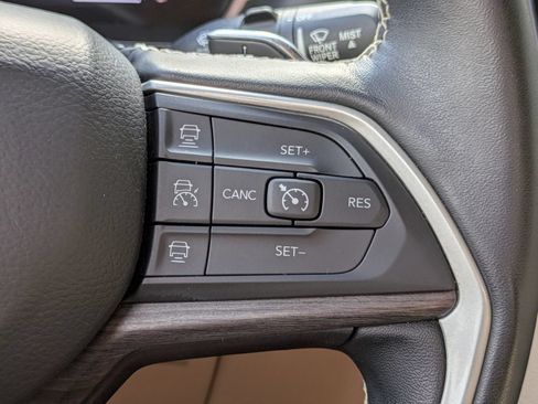 Used 2022 Jeep Grand Cherokee Limited w/ MOPAR Finishing Package RWD image 26