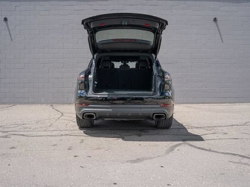 Certified 2021 Porsche Cayenne E-Hybrid AWD/4WD image 14