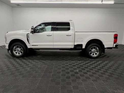 Used 2024 Ford F250 Platinum w/ FX4 Off-Road Package image 2