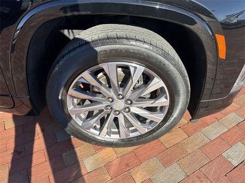 Used 2023 Chevrolet Traverse Premier image 25