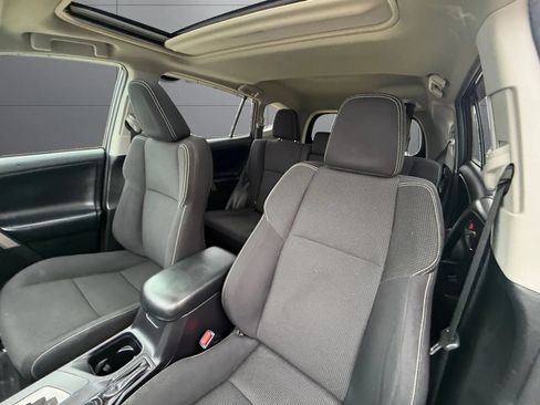 Used 2018 Toyota RAV4 XLE AWD/4WD image 34