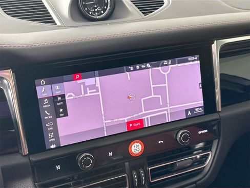 Certified 2025 Porsche Macan image 27