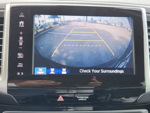 Used 2017 Honda Pilot Touring image 17