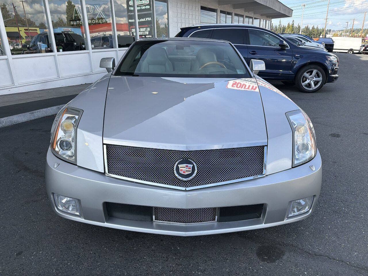 Used 2004 Cadillac XLR RWD image 8