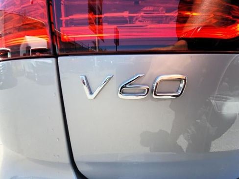Used 2025 Volvo V60 B5 Cross Country Plus AWD/4WD image 30